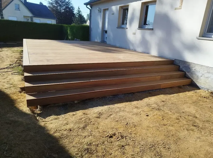 Design extérieur près de Vaux-Sur-Sûre